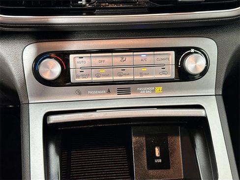 Used 2023 Hyundai Kona SE w/ Cargo Package image 13