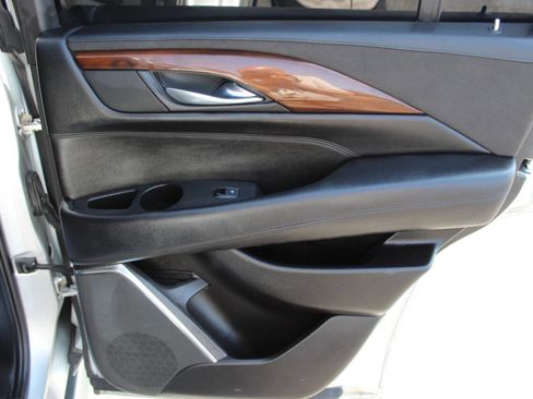 Used 2017 Cadillac Escalade Luxury image 12