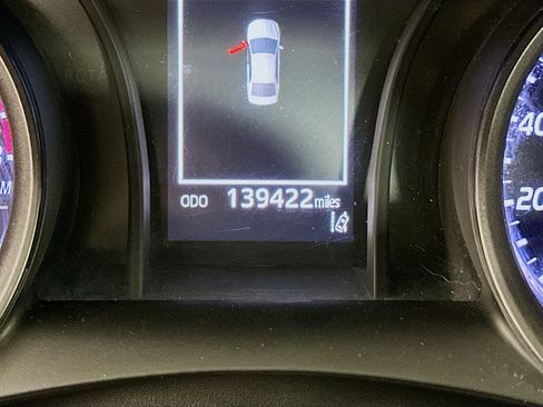 Used 2021 Toyota Camry SE FWD image 18