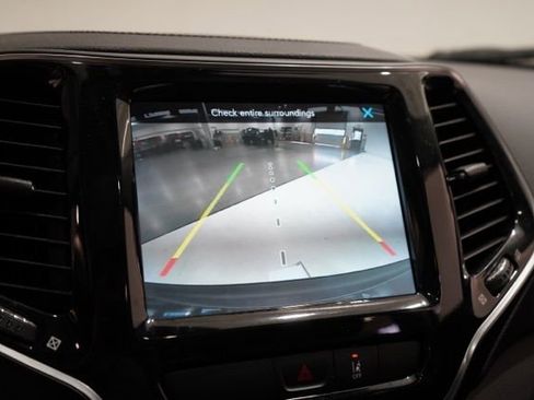 Used 2022 Jeep Cherokee Limited image 28