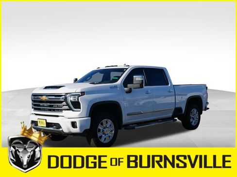 Used 2024 Chevrolet Silverado 2500 High Country w/ High Country Premium Package image 3