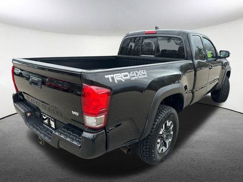 Used 2016 Toyota Tacoma TRD Off-Road w/ Premium & Technology Package image 10