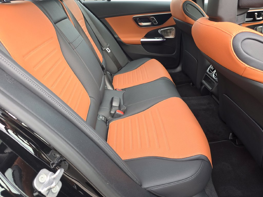 Certified 2026 Mercedes-Benz C 300 4MATIC Sedan image 22
