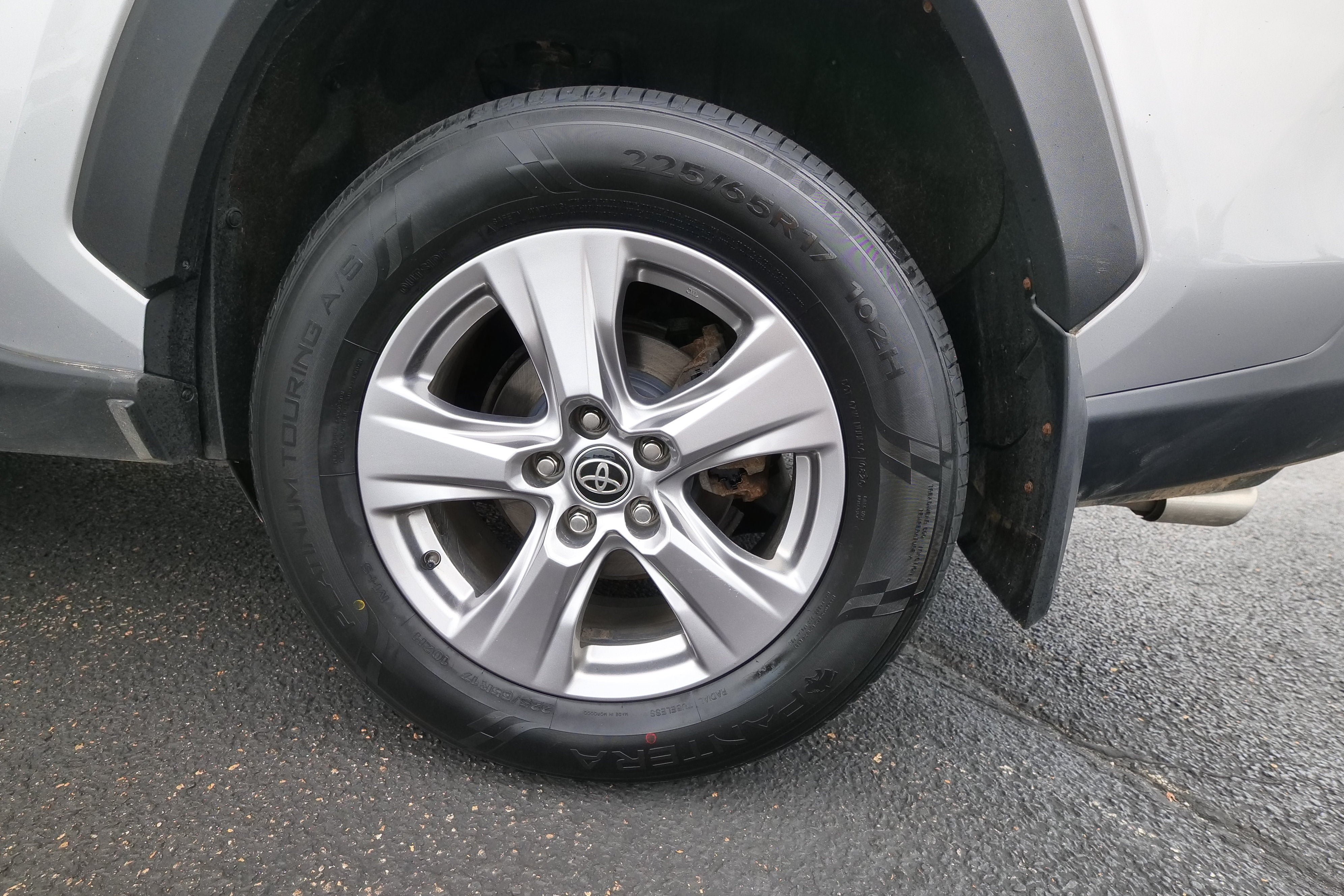 Used 2023 Toyota RAV4 XLE AWD/4WD image 10