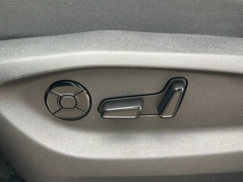 New 2026 Volkswagen Tiguan SE R-Line image 21