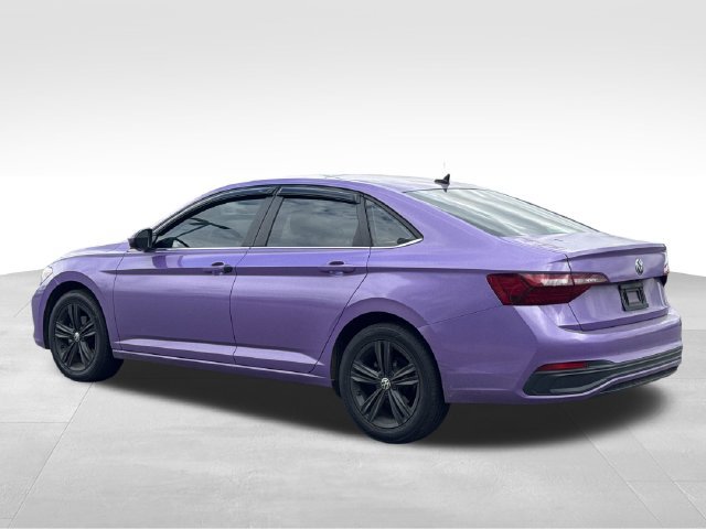 Used 2023 Volkswagen Jetta SE w/ Panoramic Sunroof Package FWD image 3