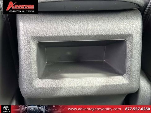 Used 2023 Toyota Camry SE image 15