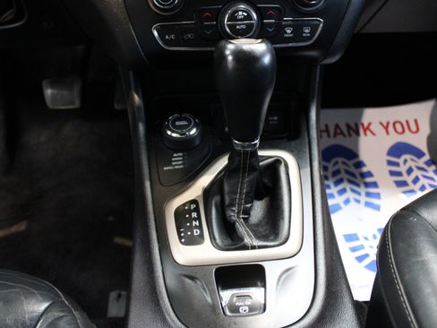 Used 2017 Jeep Cherokee Limited w/ Trailer Tow Group image 15