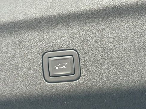 Used 2024 Chevrolet Tahoe High Country w/ Advanced Technology Package image 23