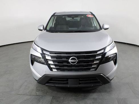 Certified 2025 Nissan Rogue SV image 14