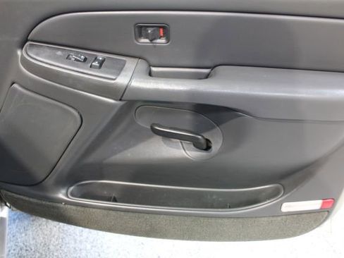 Used 2005 Chevrolet Silverado 2500 W/T w/ Skid Plate Package image 19