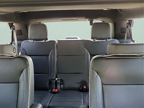 Used 2023 Chevrolet Tahoe Premier AWD/4WD image 33