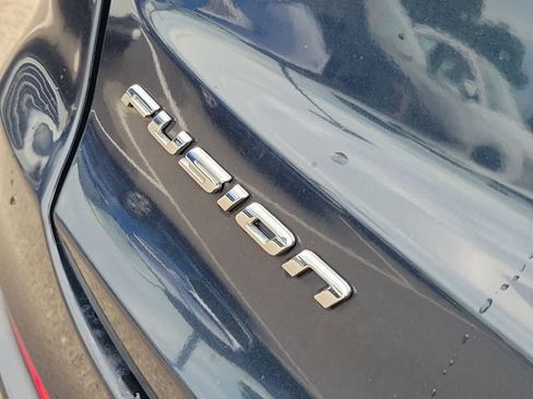 Used 2020 Ford Fusion SE AWD/4WD image 33