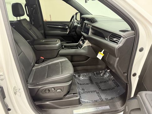 Used 2022 GMC Yukon XL Denali image 25