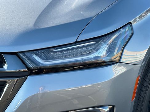 Used 2023 Chevrolet Traverse LT image 52