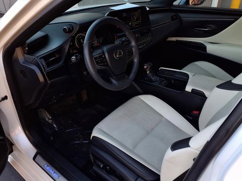 Used 2022 Lexus ES 300h 300h image 15