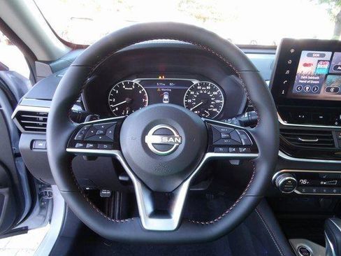 Used 2025 Nissan Altima 2.5 SR w/ SR Premium Package image 25