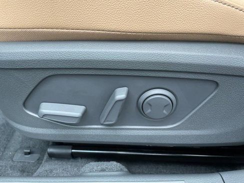 New 2025 Hyundai Sonata Limited image 9