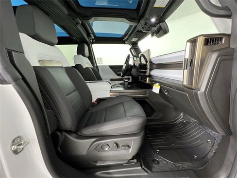 Used 2024 GMC Hummer EV 3X w/ LPO, Illumination Package image 29