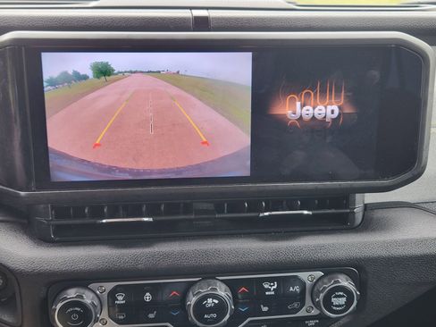 Used 2024 Jeep Wrangler Unlimited Sport AWD/4WD image 21