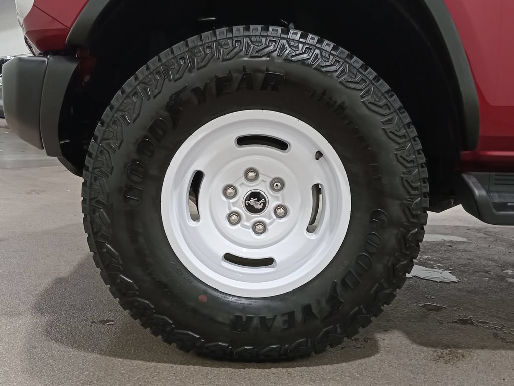 Certified 2025 Ford Bronco Heritage Edition AWD/4WD image 13