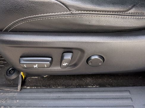 Used 2020 Toyota 4Runner Limited image 15