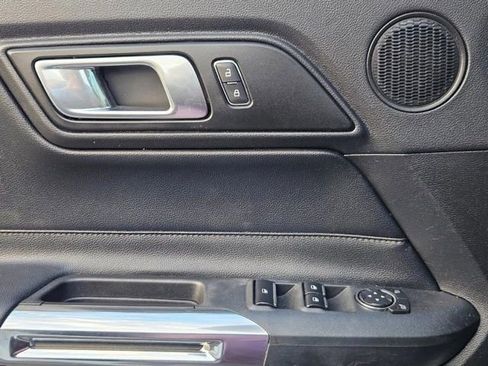 Used 2020 Ford Mustang Premium image 5