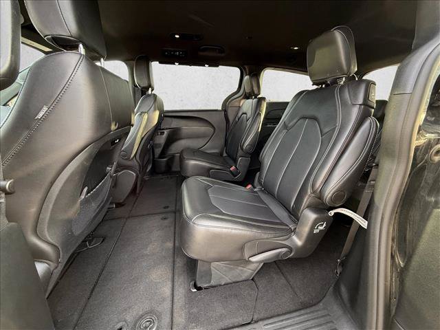 Used 2026 Chrysler Pacifica Select FWD image 14