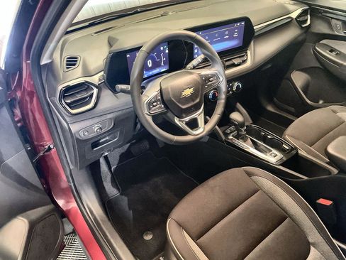 Used 2024 Chevrolet TrailBlazer LT w/ LT Cold Weather Package image 10