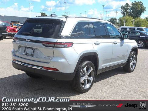 New 2025 Jeep Grand Cherokee Limited AWD/4WD image 7