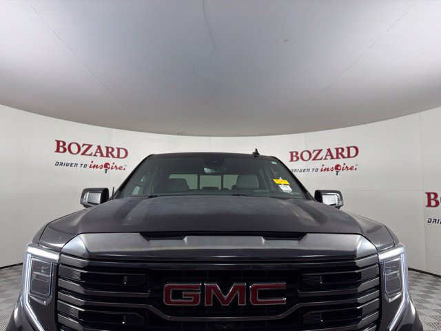 Used 2023 GMC Sierra 1500 AT4 w/ Technology Package AWD/4WD image 4