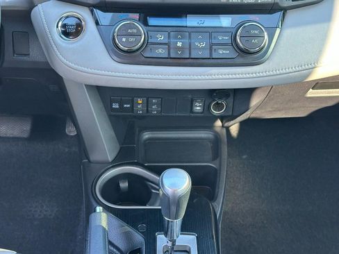 Used 2017 Toyota RAV4 Limited image 15