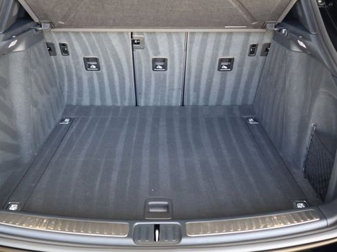 Certified 2025 Porsche Macan w/ Premium Package Plus AWD/4WD image 22