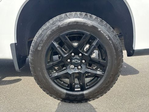 Used 2024 Chevrolet Silverado 1500 Custom AWD/4WD image 29