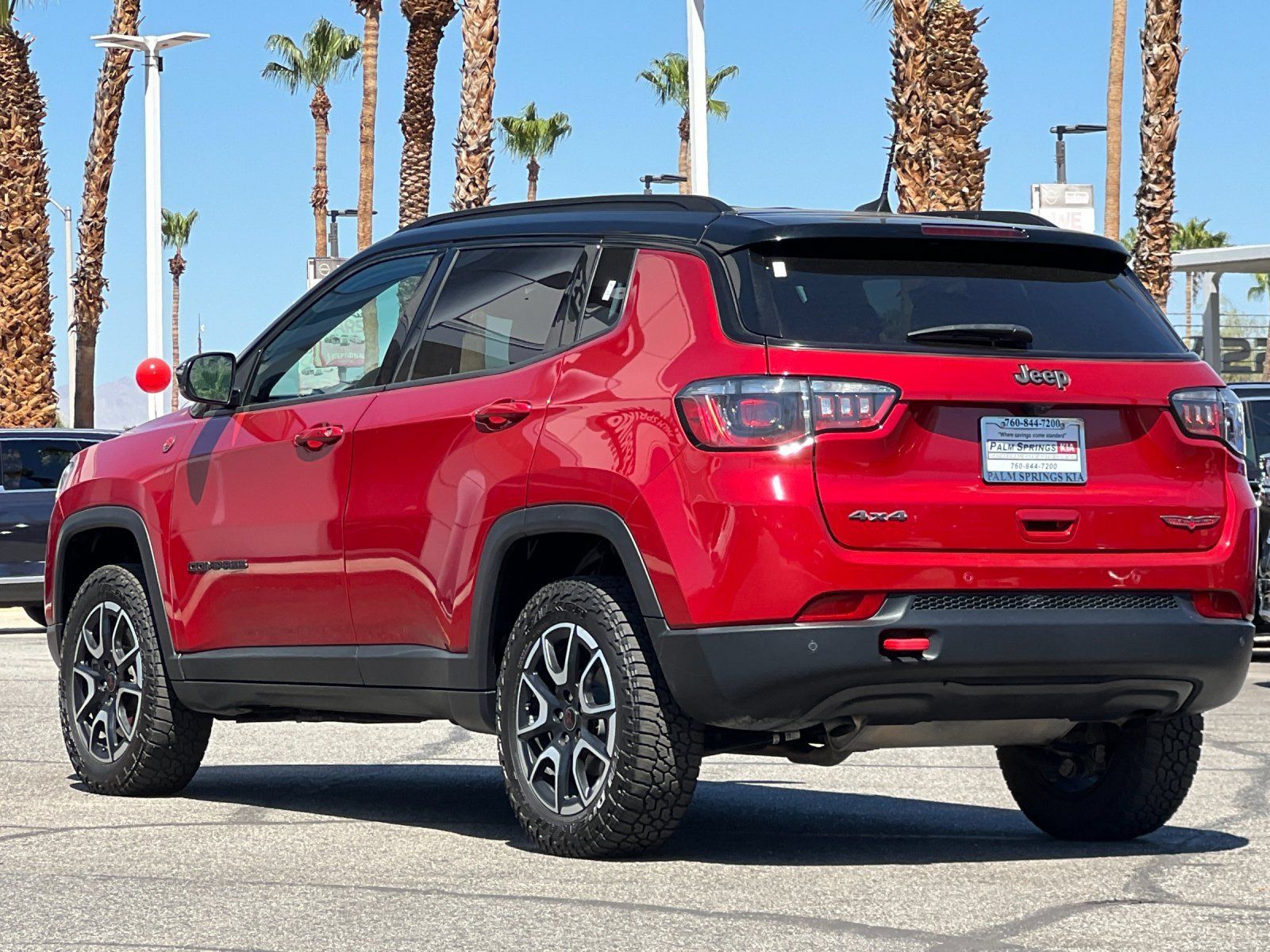 Used 2025 Jeep Compass Trailhawk AWD/4WD image 5