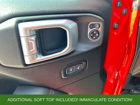 Used 2020 Jeep Wrangler Unlimited Rubicon w/ Dual Top Group AWD/4WD image 18
