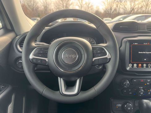 Used 2023 Jeep Renegade Latitude image 11