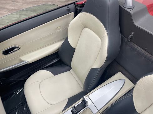 Used 2005 Chrysler Crossfire Limited RWD image 24