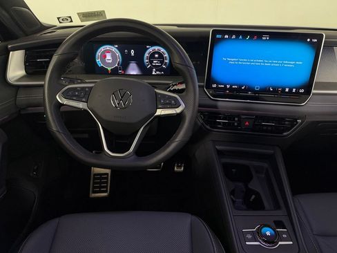 Used 2025 Volkswagen Tiguan SE R-Line AWD/4WD image 14