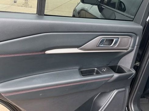 Used 2025 Ford Explorer ST-Line w/ Premium Package image 14