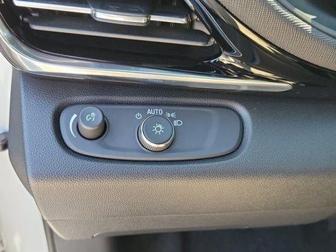 Used 2024 Buick Envista Avenir FWD image 16