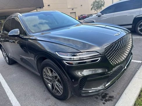 Used 2023 Genesis GV70 2.5T w/ Advanced Package AWD/4WD image 3