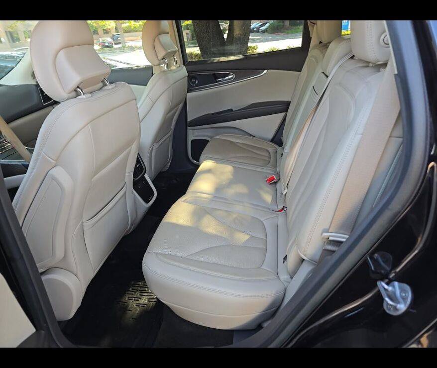 Used 2019 Lincoln Nautilus Reserve FWD image 7