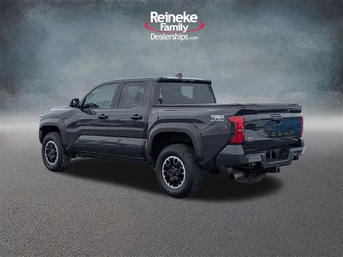 Used 2025 Toyota Tacoma TRD Off-Road image 8