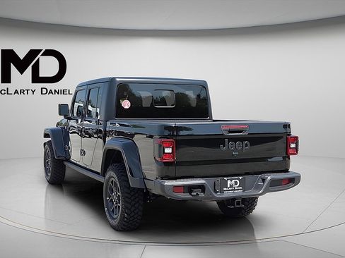 New 2025 Jeep Gladiator Willys image 4