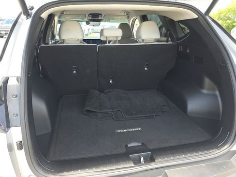 Used 2025 Hyundai Tucson SEL FWD image 19