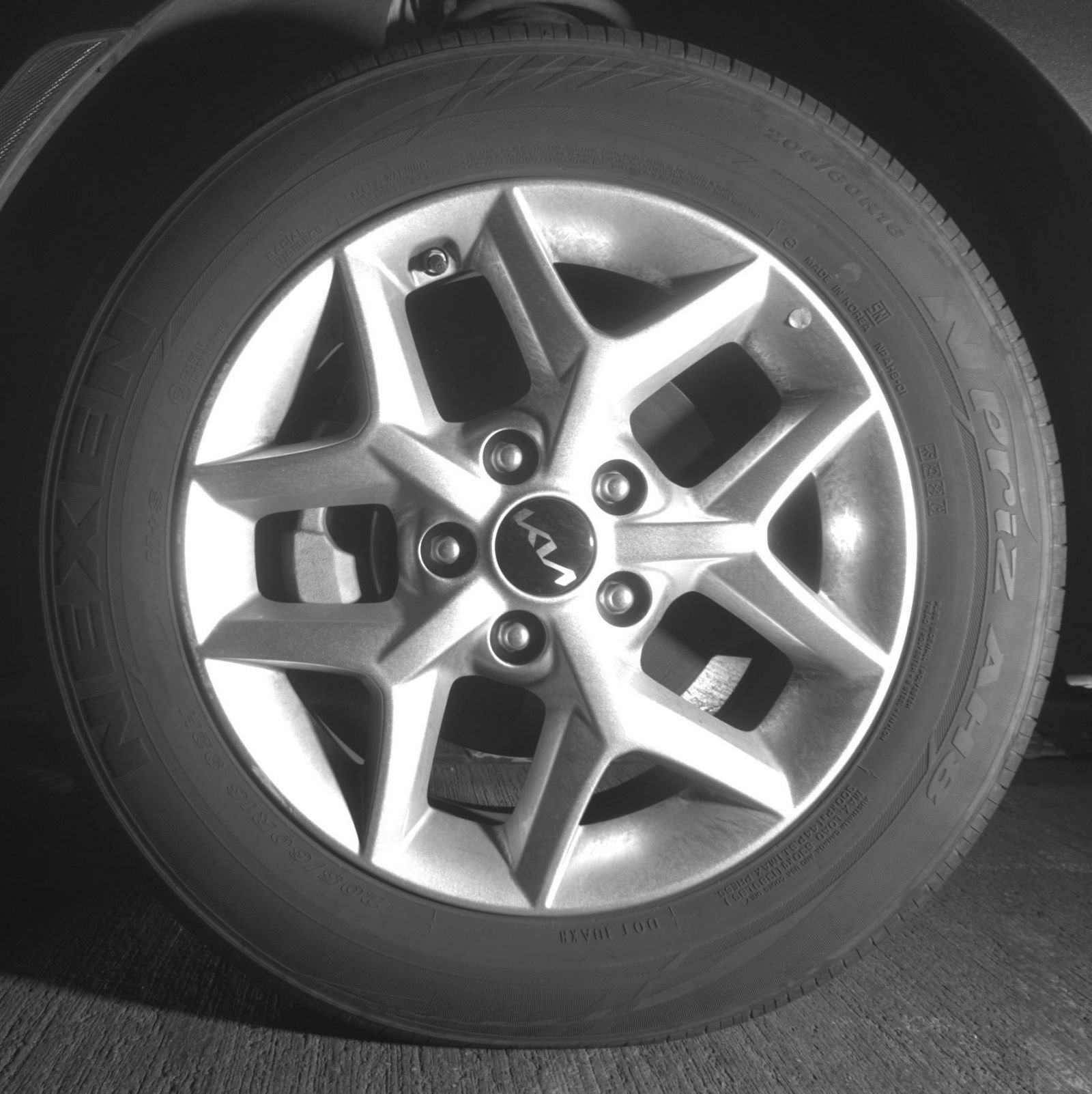 Used 2025 Kia Soul LX w/ LX Technology Package FWD image 14