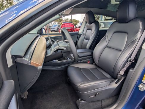 Used 2024 Tesla Model Y 2WD image 10