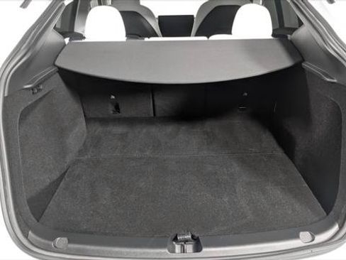 Used 2023 Tesla Model Y Long Range AWD/4WD image 17