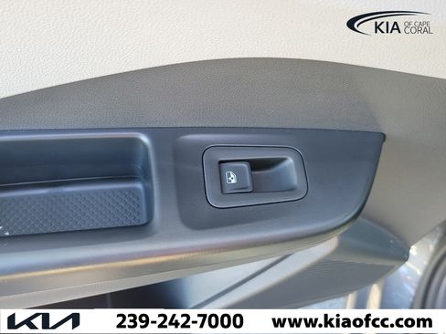 Used 2023 Volkswagen Taos S FWD image 15